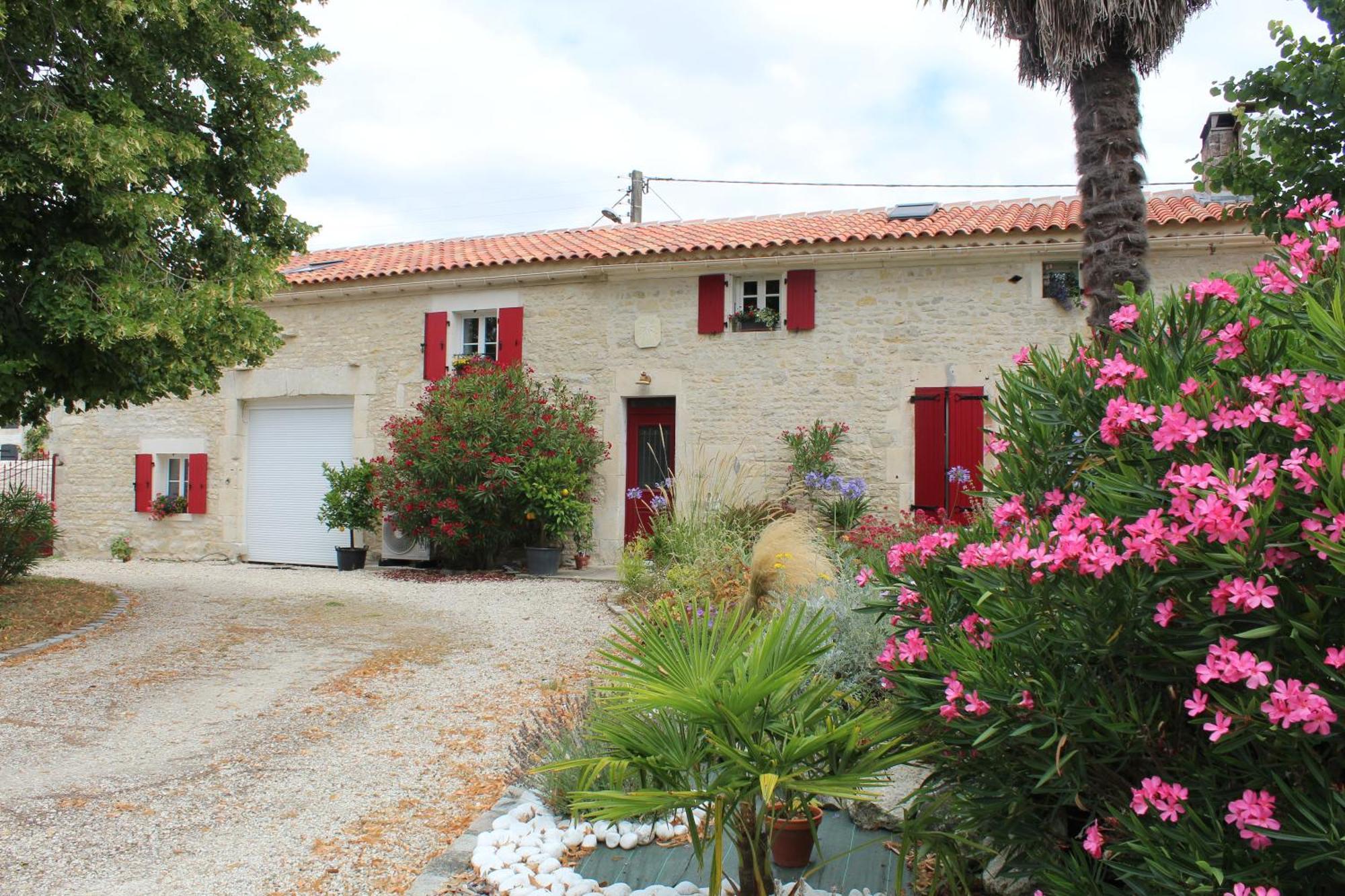 Mérignac La Douce Charentaise Bed & Breakfast エクステリア 写真
